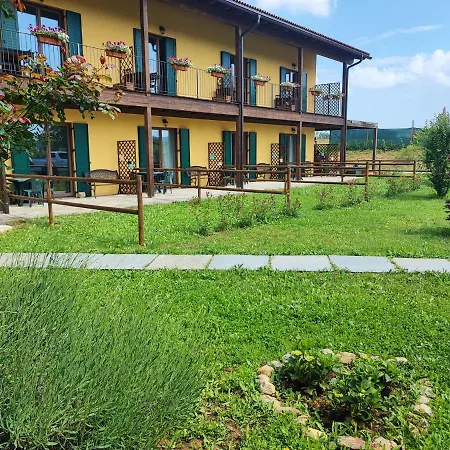 Bed & Breakfast Casale Del Valla Agri Naturista 3*